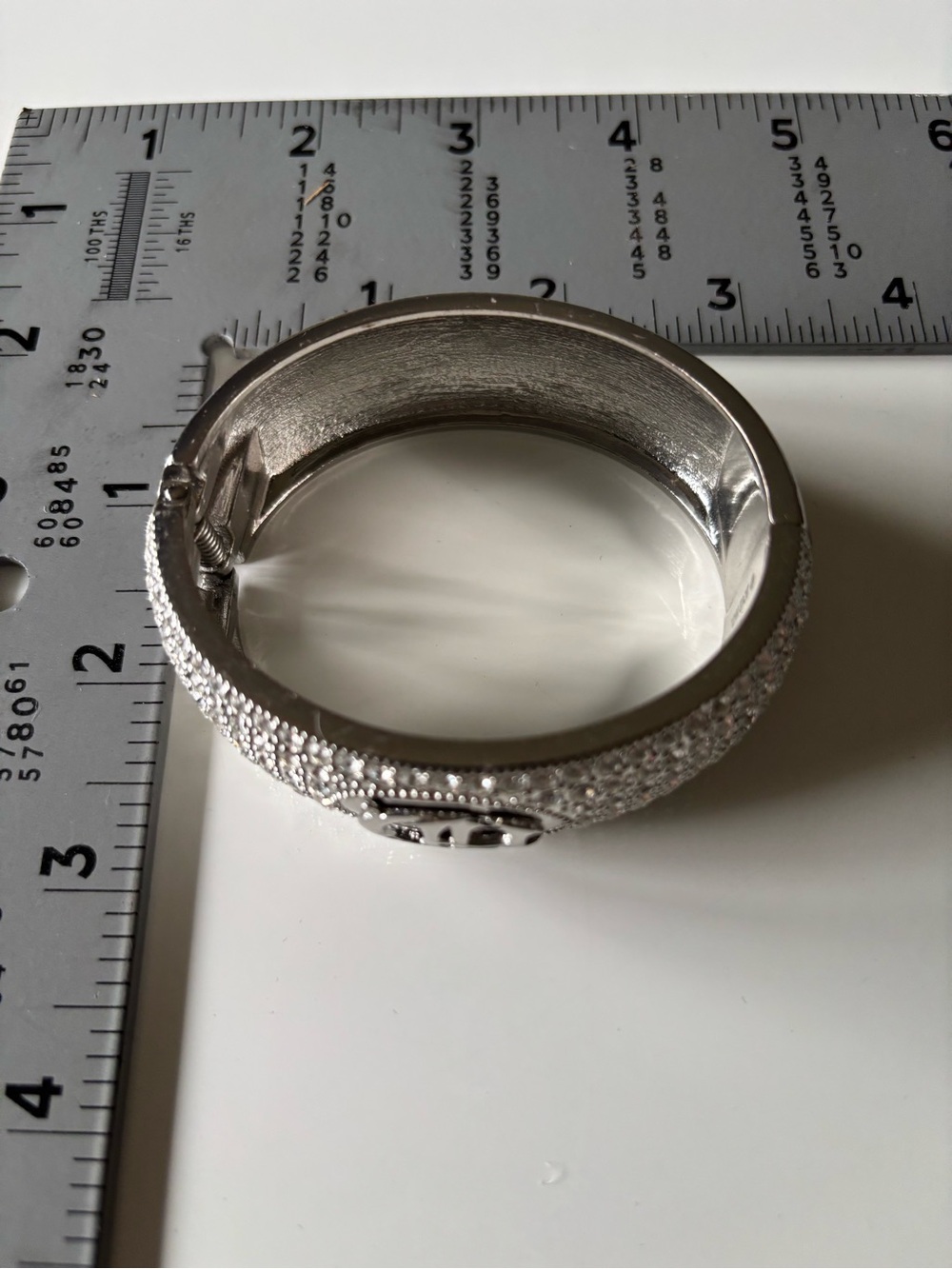 Harley-Davidson Crystal Pavé Hinged Cuff Bracelet Silver Tone Wide Bangle - Picture 6 of 6